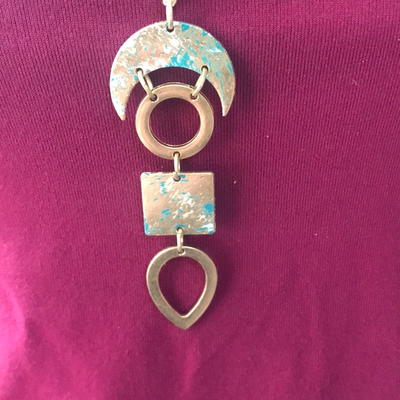 Universal Thread Gold Statement Necklace - Picture 2 of 4